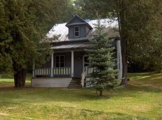 348 Maple St, Rosholt, WI 54473