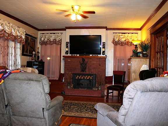 Beautiful living room with fireplace