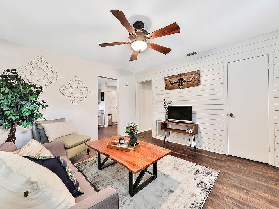 1st image of 6763 Goldilocks Ln
