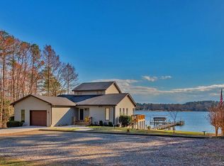 8 Ridge Rd, Hartfield, VA 23071