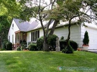 128 Cowie Rd, Commack, NY 11725