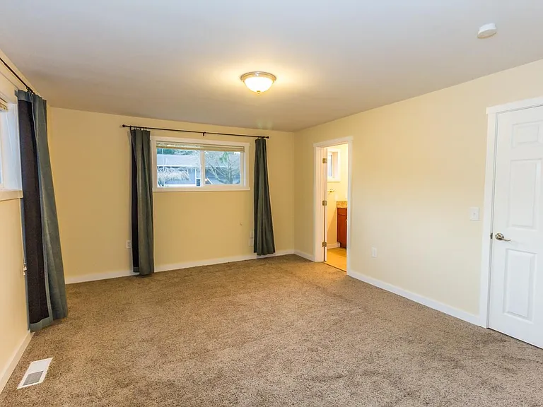 5305 108th Ave NE — Photo 7