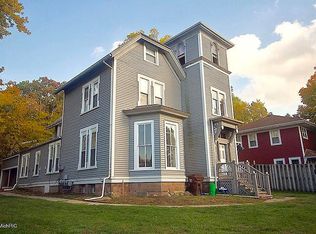 22 Wager Pl APT B, Ionia, MI 48846