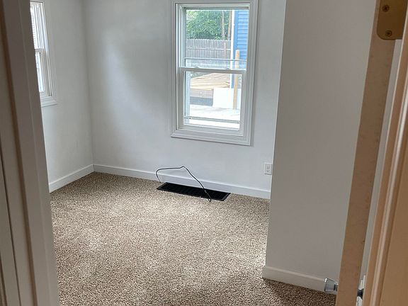 2nd image of 913 Anna Ave