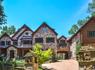 9435 Huntcliff Trce, Sandy Springs, GA 30350