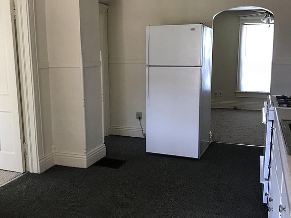 Kitchen - view from entry door