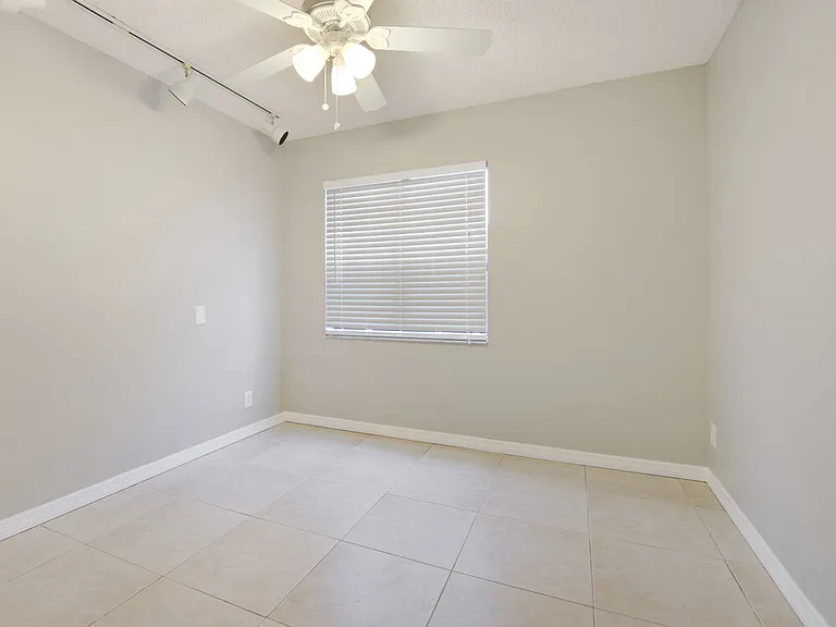 4462 NW 113th Ln — Photo 7