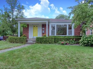 2313 Pembroke Rd, Birmingham, MI 48009