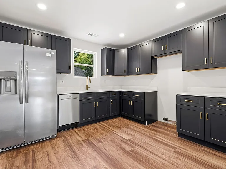 711 Gerard St #B — Photo 14