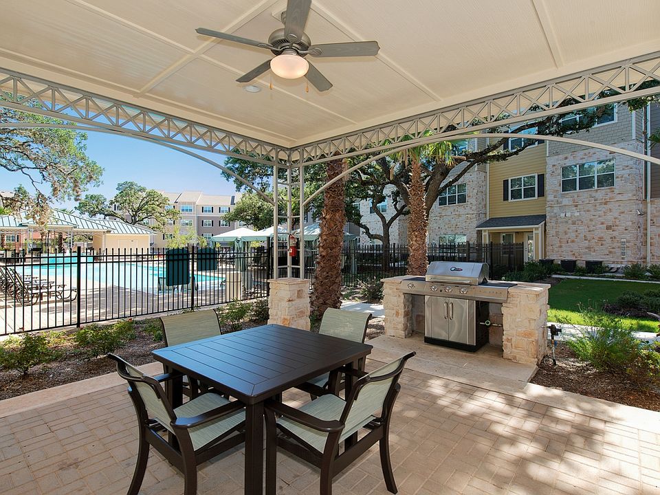 Outdoor Grilling Area