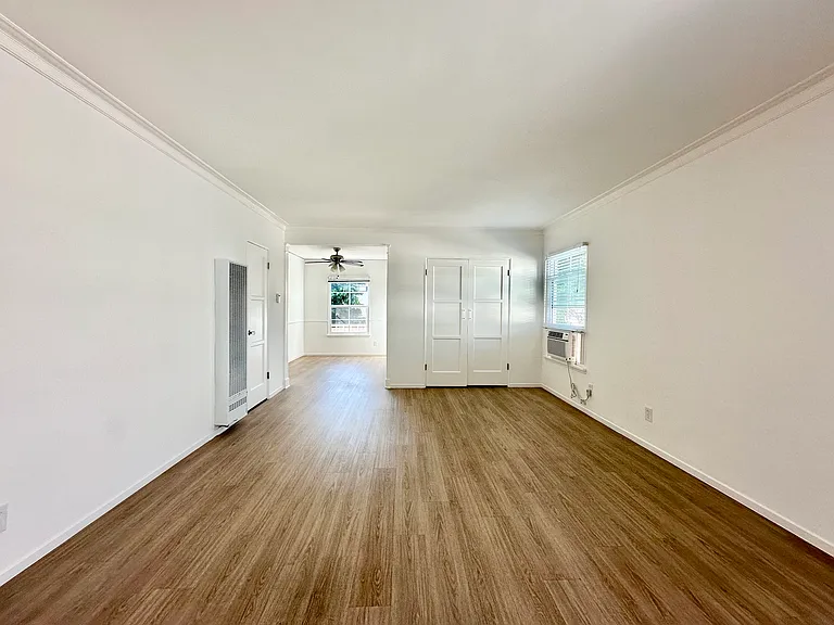 1325 N Fairfax Ave #10 — Photo 2