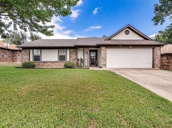 772 Hampshire Dr, Burleson, TX 76028