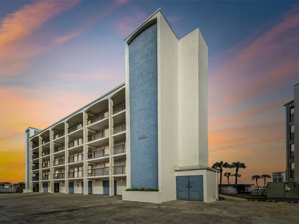 9825 Harrell Ave APT 202, Treasure Island, FL 33706