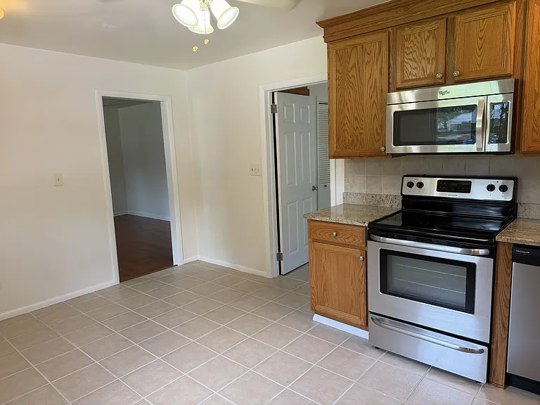 132 Marion Dr #132 — Photo 3