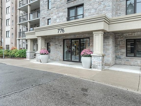 3rd image of 776 Laurelwood Dr #101