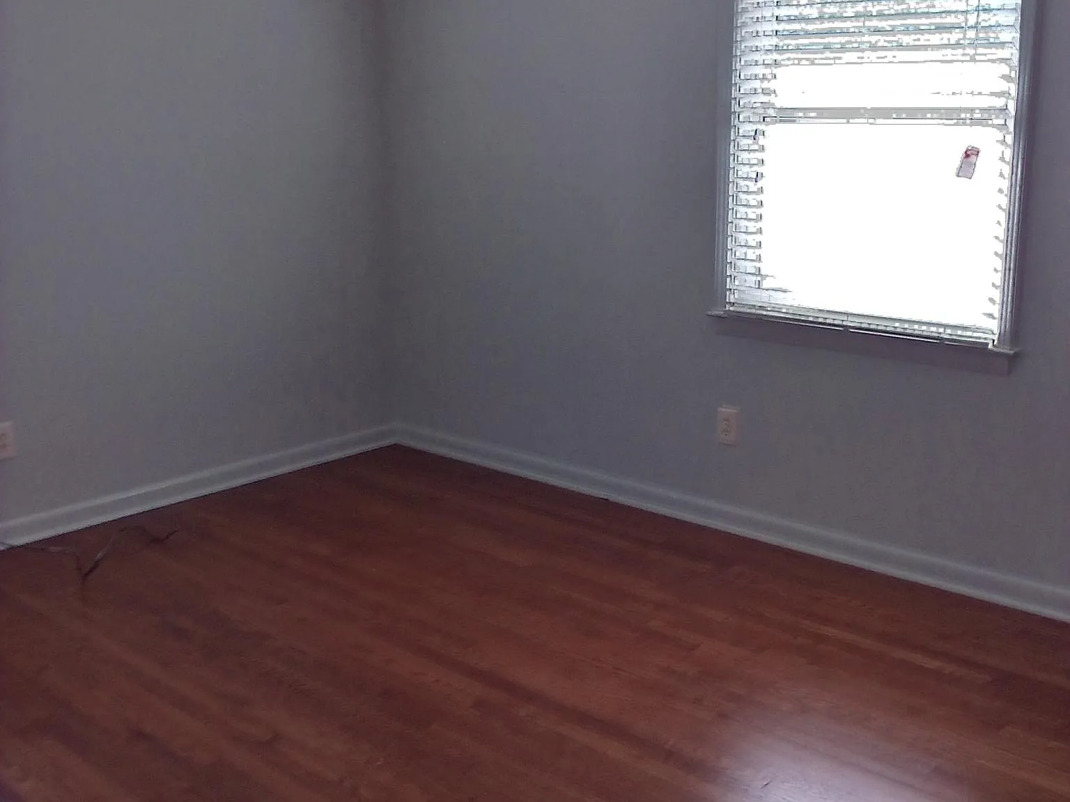 4 bed, 2400 sqft, $1,900 — Photo 3