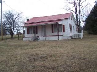 236 Twin Oaks Rd, Livingston, TN 38570