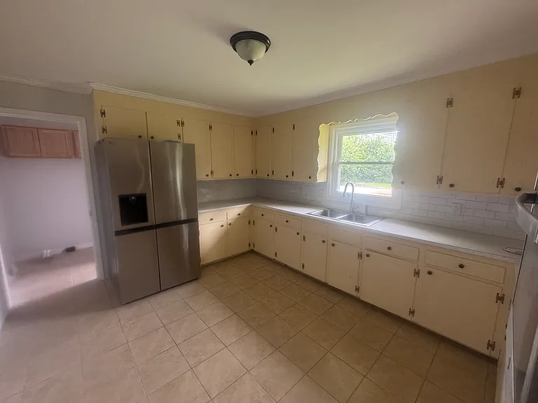 313 Rhodehaven Dr — Photo 8
