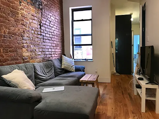 Rented by EXR | media 6