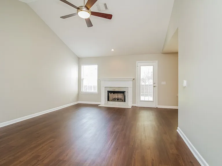 1609 London Gardens Ct — Photo 3