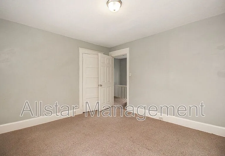 1562 Huguelet St — Photo 17