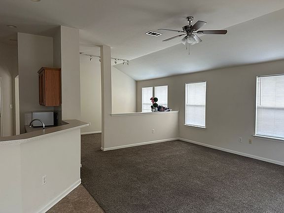 4th image of 15233 Faircrest Dr