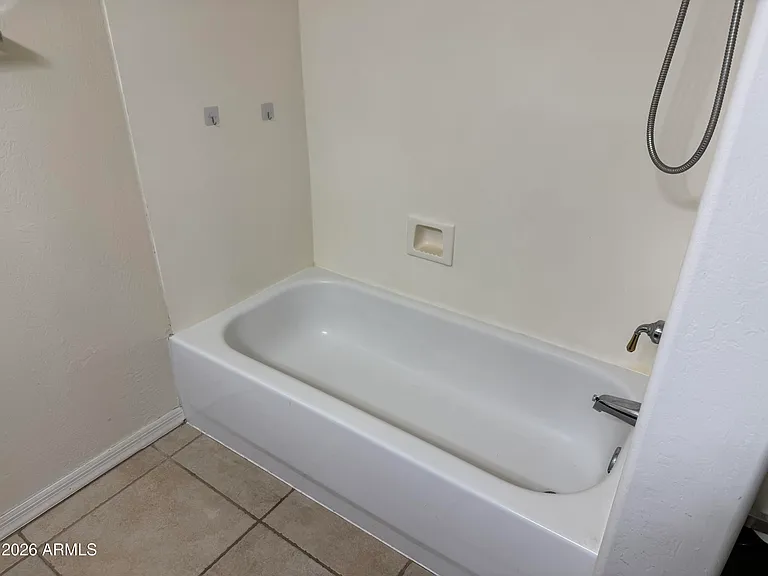 101 S Presidio Dr — Photo 24
