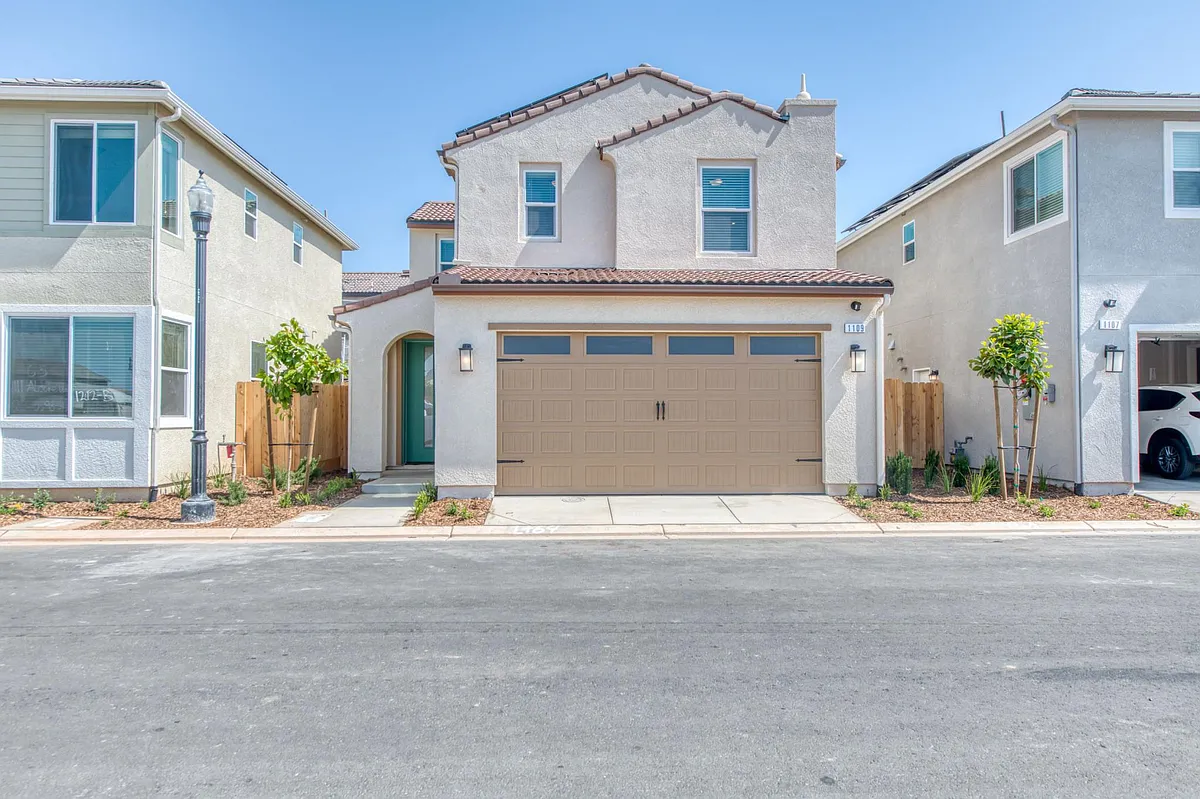 Building Photo - 1109 Alcove Way