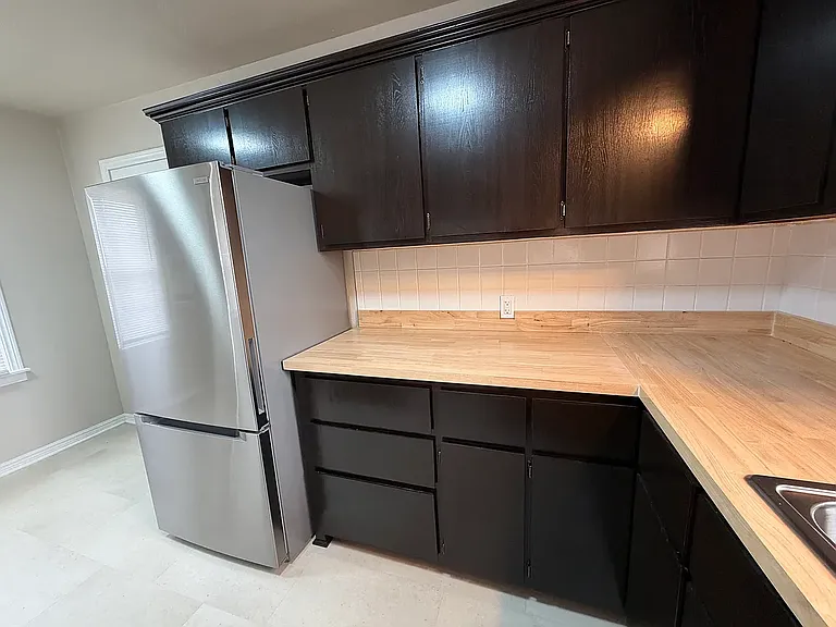 1038 E Walnut St — Photo 10
