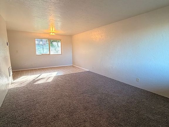 2nd image of 1005 Prescott Ln
