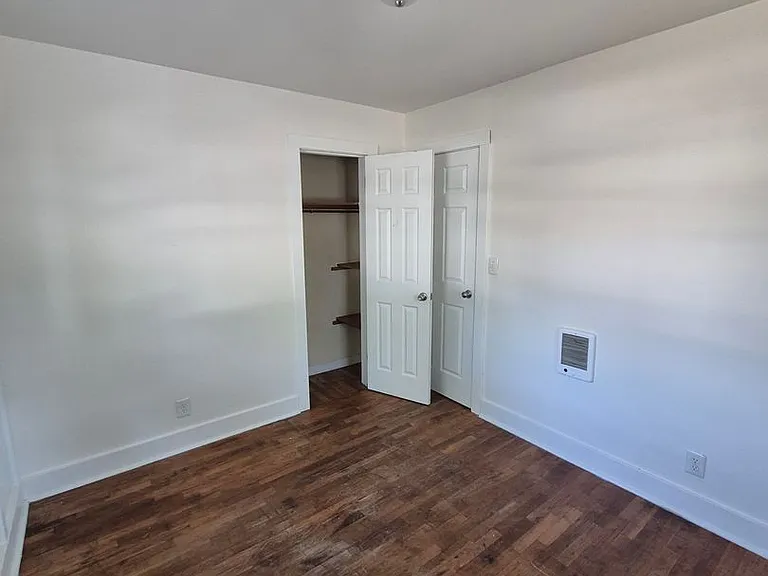138 N Rechow Ave — Photo 10