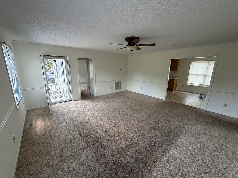 189 Hillcrest Dr — Photo 4