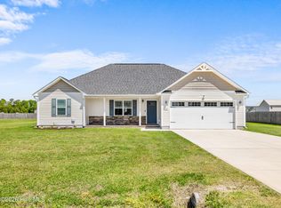 108 Woodwater Dr, Richlands, NC 28574