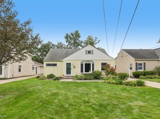 26815 E Oviatt Rd, Bay Village, OH 44140