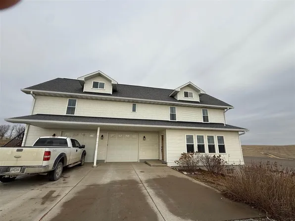 2254 Q Ave, Williamsburg, IA 52361