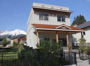 420 Chestnut St, Mount Shasta, CA 96067