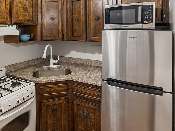 4th image of 76 W 85th St APT 3C