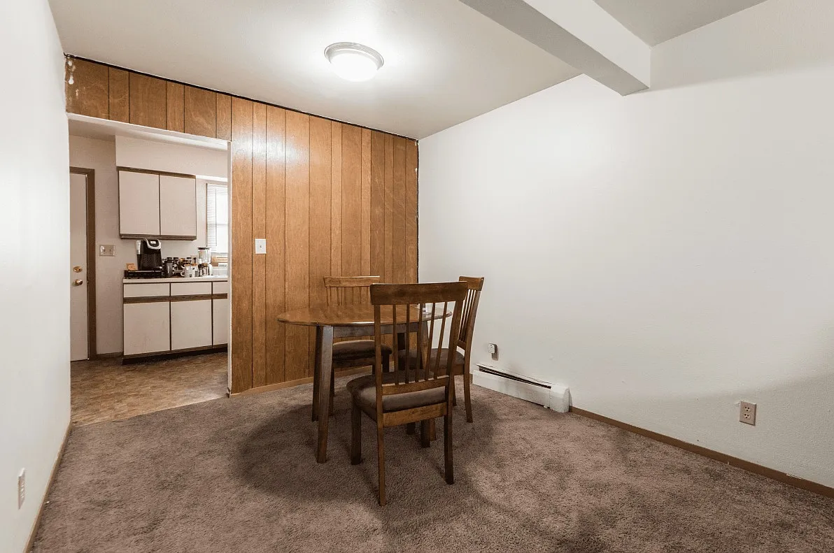 3 bed, 960 sqft, $1,375 — Photo 2