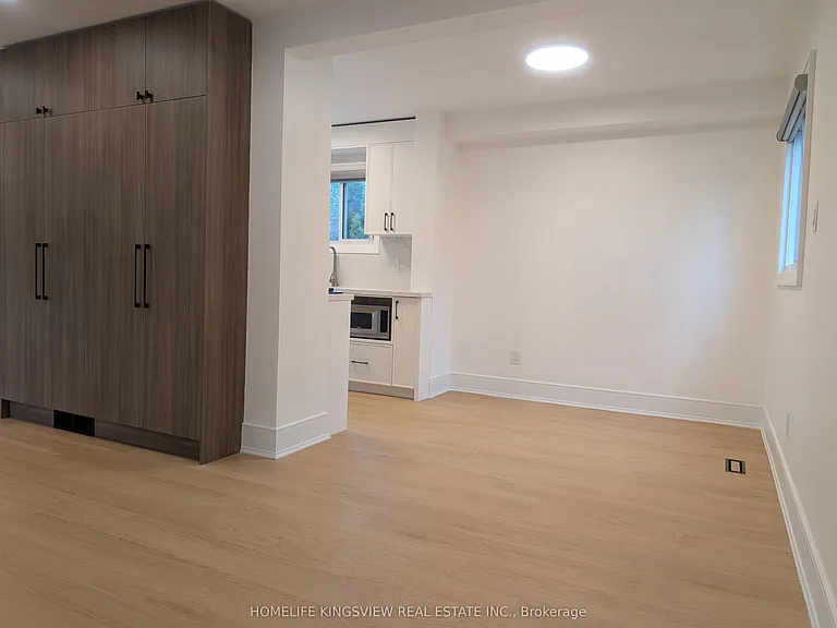 769 Cabot Trl — Photo 3