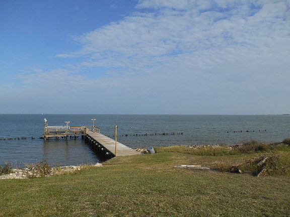 3rd image of 695 Alamo Beach Ave