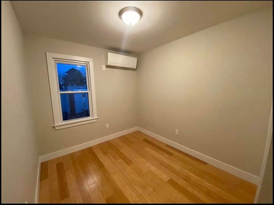 1st image of 9-17 College Pl Floor 2