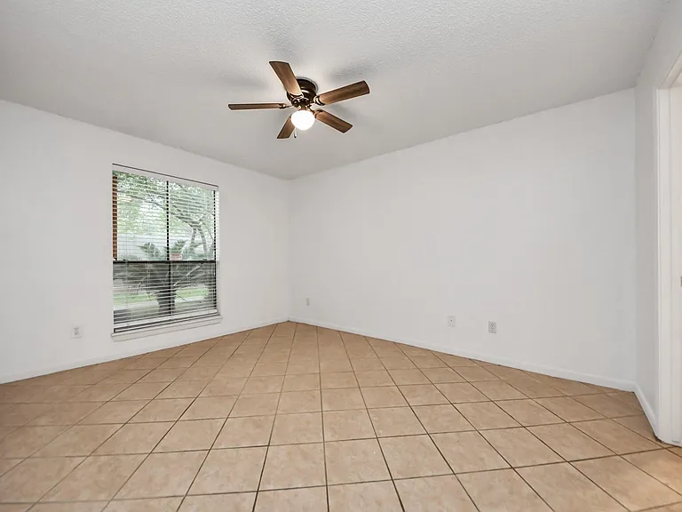 17331 Red Oak Dr #55 — Photo 8