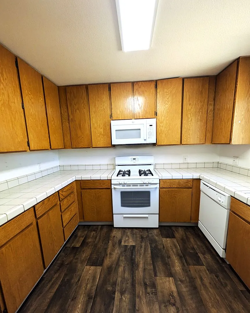 Cozy Charm Meets Modern Convenience in Citrus Heights! — Photo 2