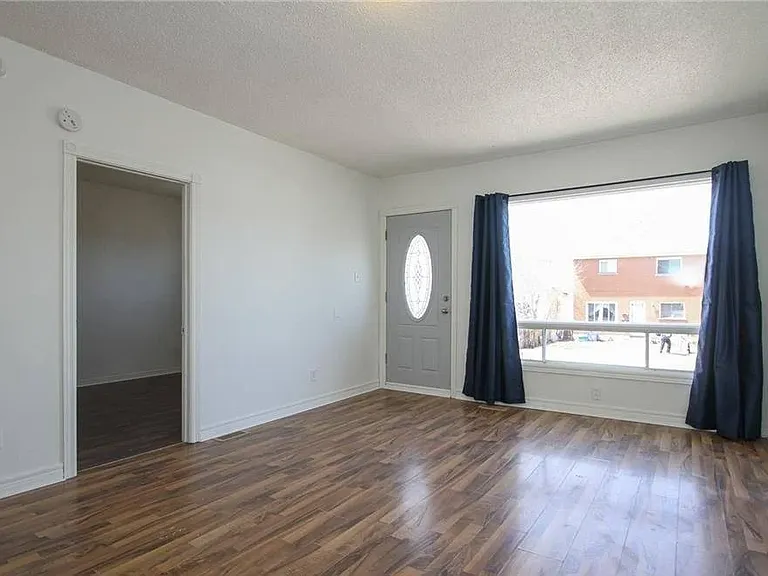 366 Bessie Ave — Photo 2