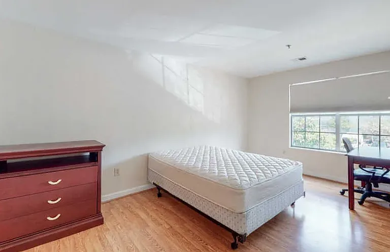 205 Simpson Ave — Photo 8