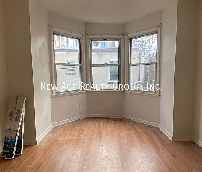 3304 Haverford Ave — Photo 5
