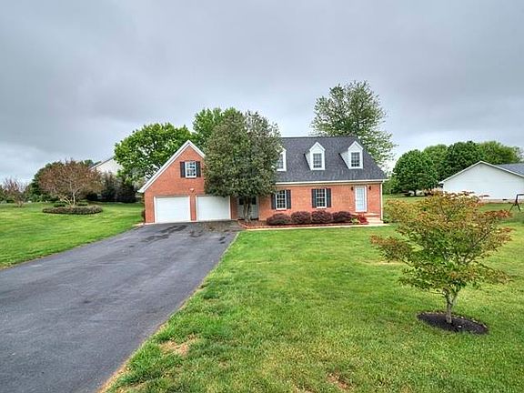 2nd image of 152 Nottingham Ln