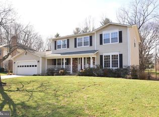 2682 Glencroft Rd, Vienna, VA 22181