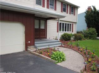 111 Hang Dog Ln, Wethersfield, CT 06109