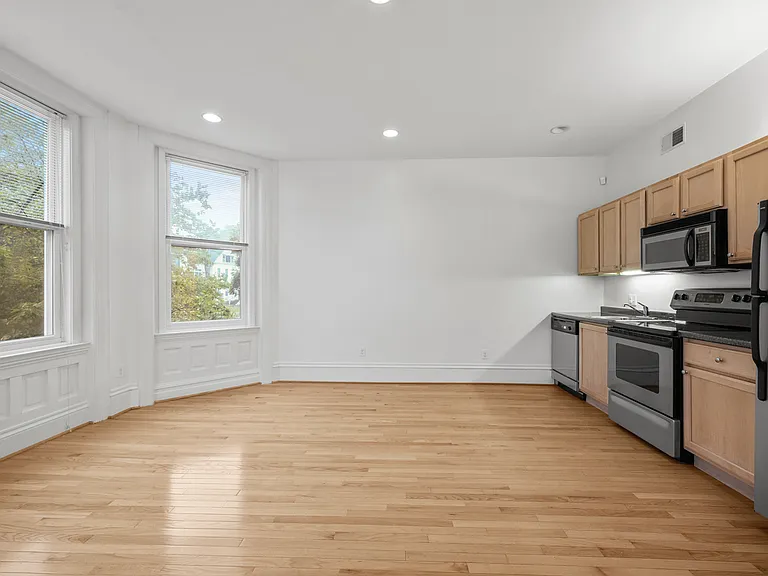 500 Shady Ave #22 — Photo 2